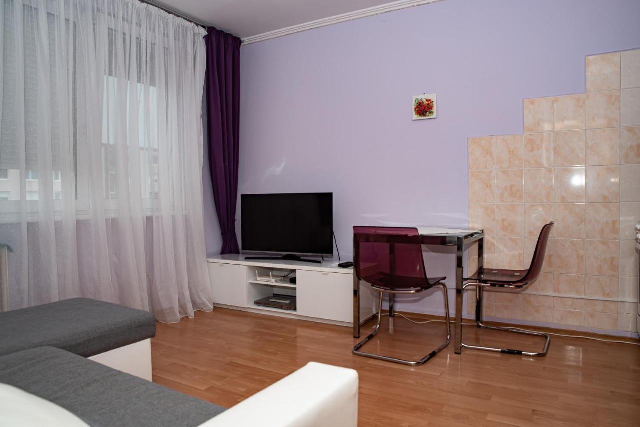 Lovely One Bedroom Apartment Nove Zamky Luaran gambar