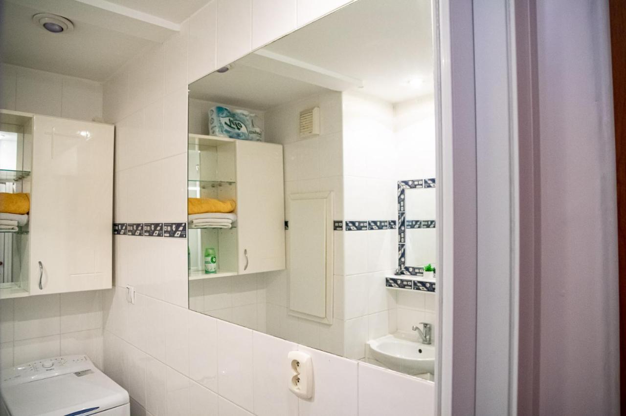 Lovely One Bedroom Apartment Nove Zamky Luaran gambar