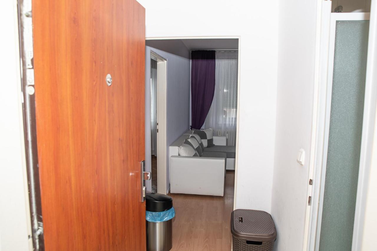 Lovely One Bedroom Apartment Nove Zamky Luaran gambar